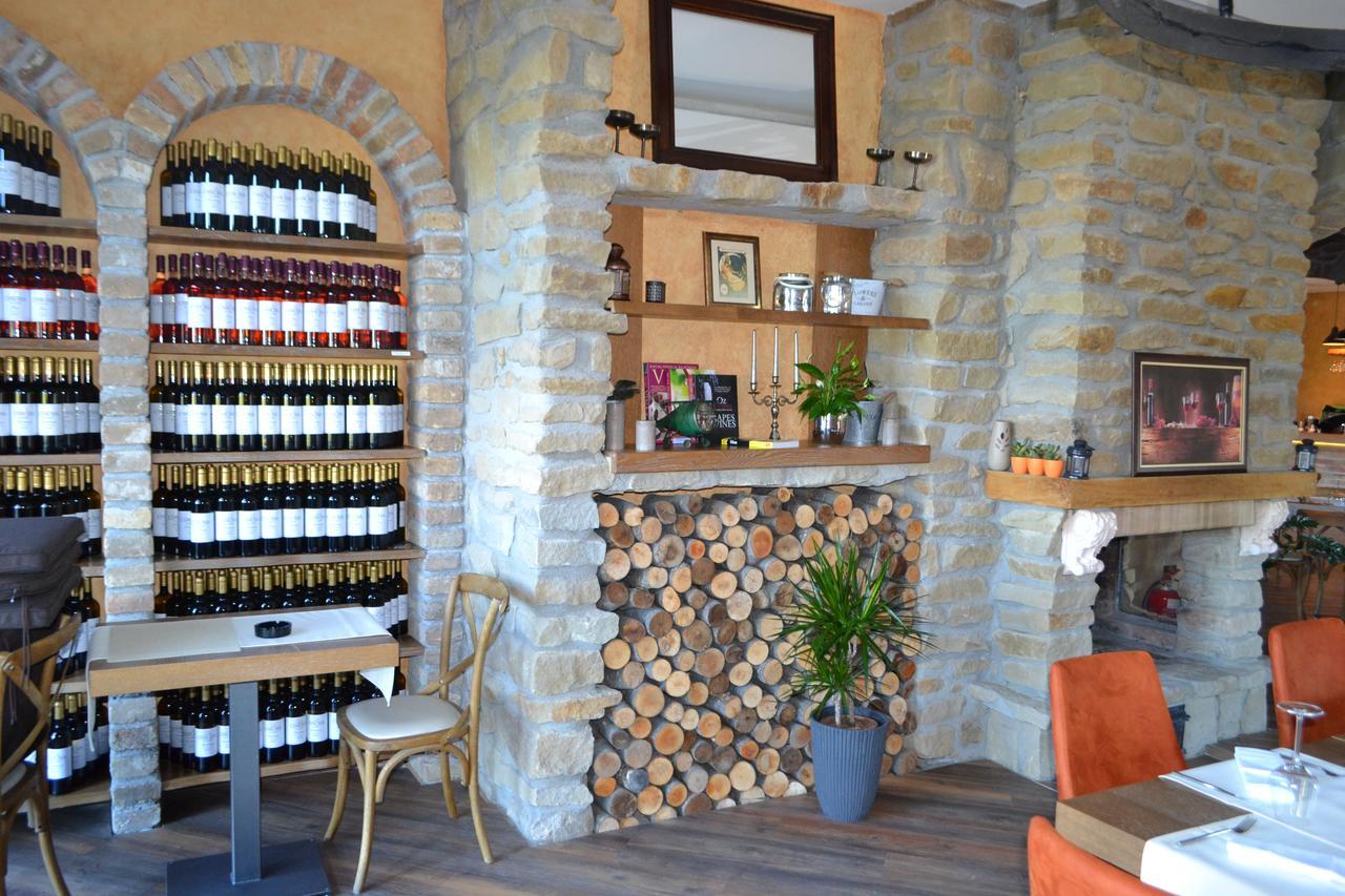 Garni Hotel Chicha - Winery Skrbic Белград Екстериор снимка